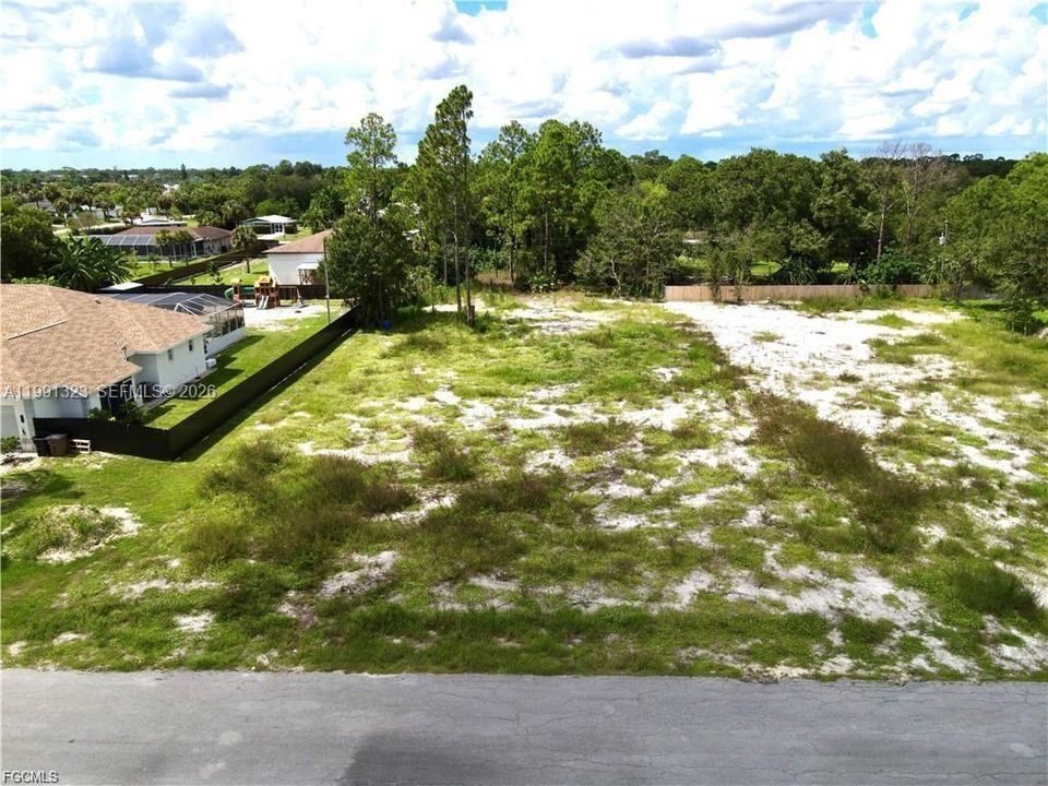 待售: $69,500 (0.50 acres)