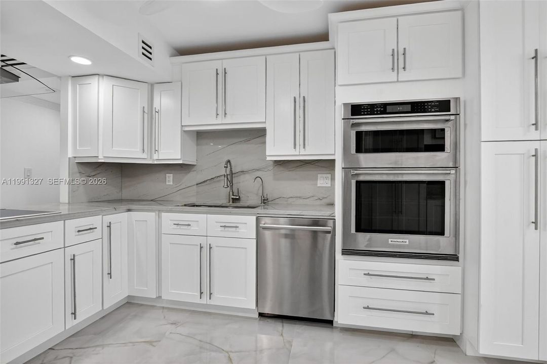 For Rent: $5,200 (3 beds, 2 baths, 1870 Square Feet)