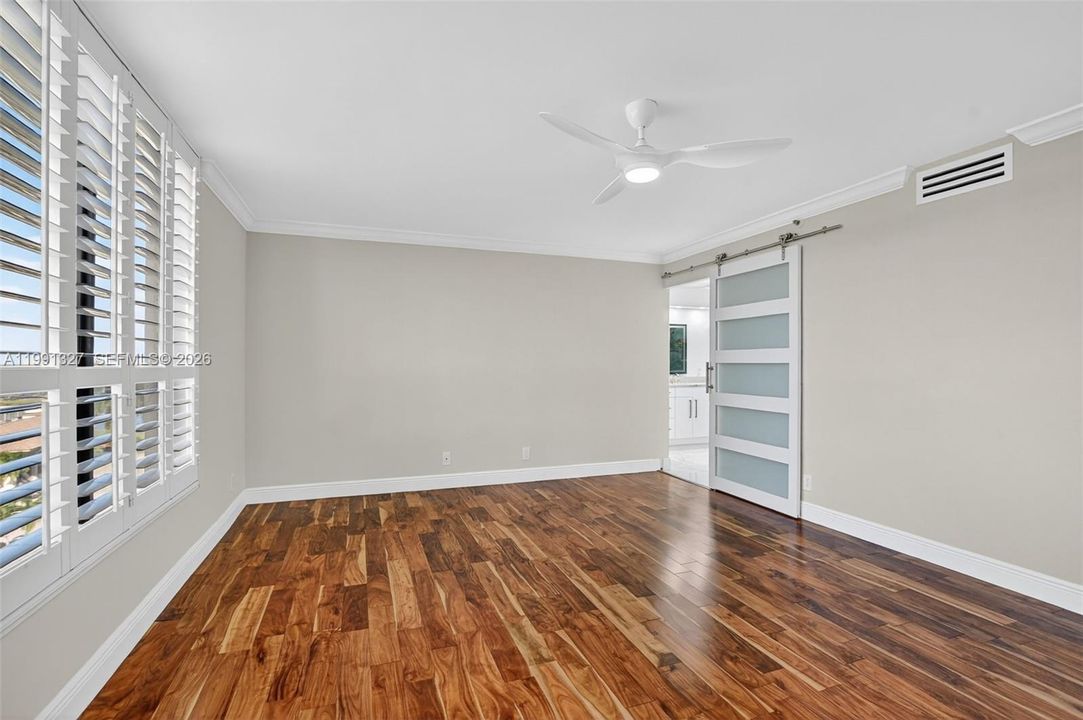 For Rent: $5,200 (3 beds, 2 baths, 1870 Square Feet)
