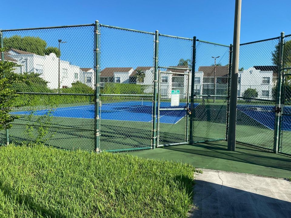 En Venta: $374,000 (2 camas, 2 baños, 1128 Pies cuadrados)