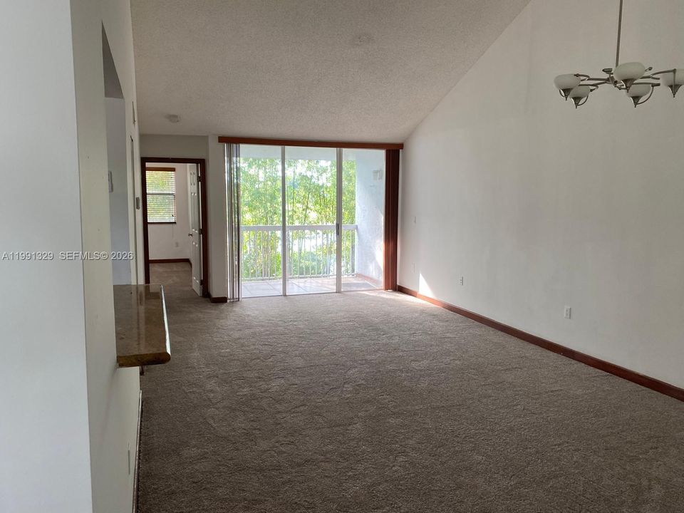 En Venta: $374,000 (2 camas, 2 baños, 1128 Pies cuadrados)