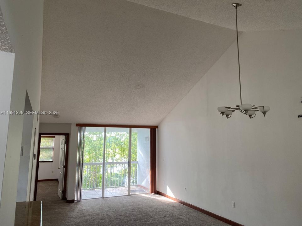 En Venta: $374,000 (2 camas, 2 baños, 1128 Pies cuadrados)