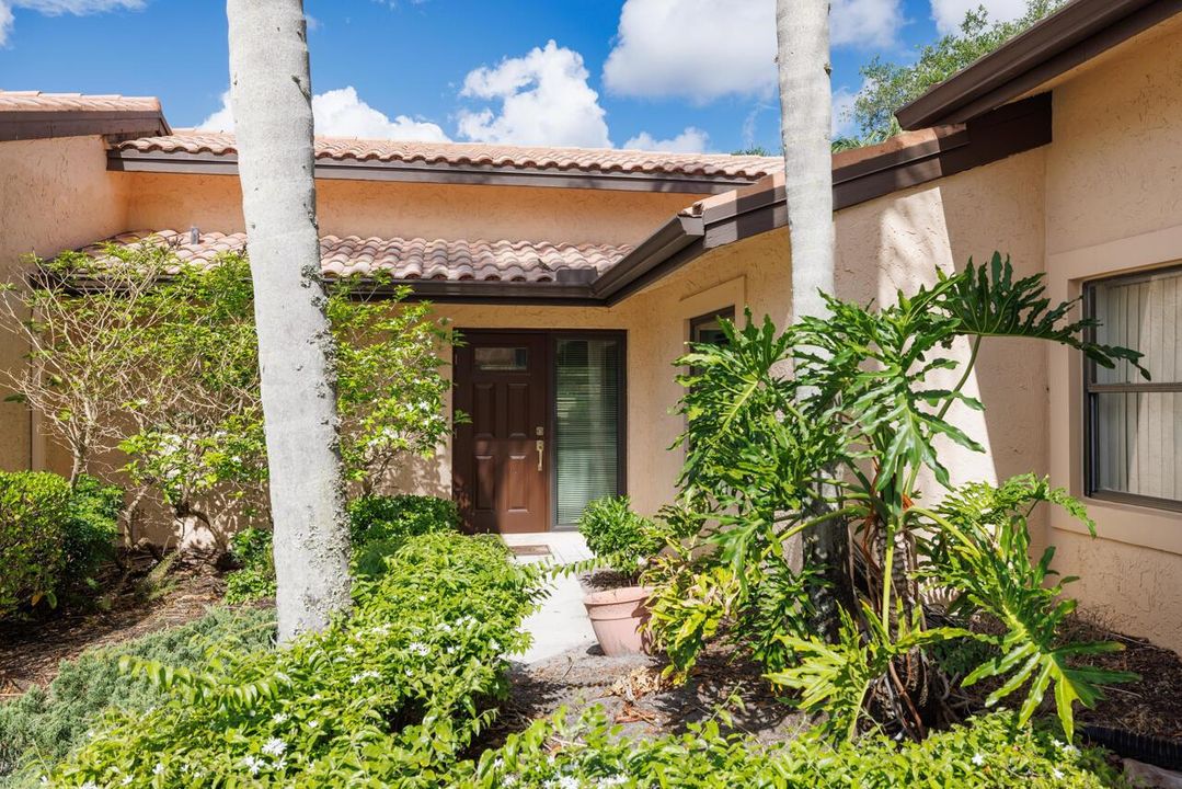 Exterior Front Entry