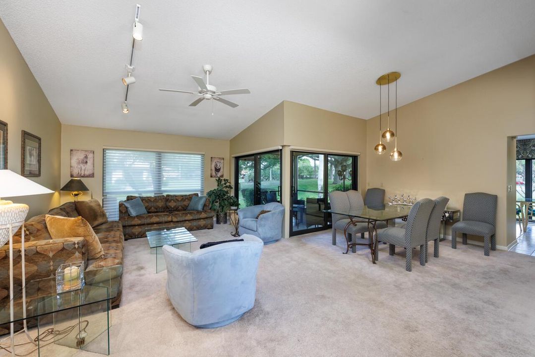 Living Room/Dining Area