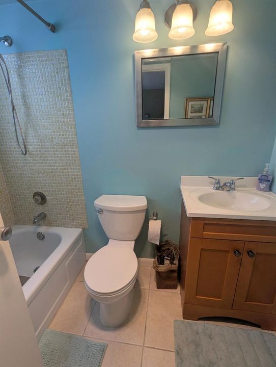 Ensuite Full Bath