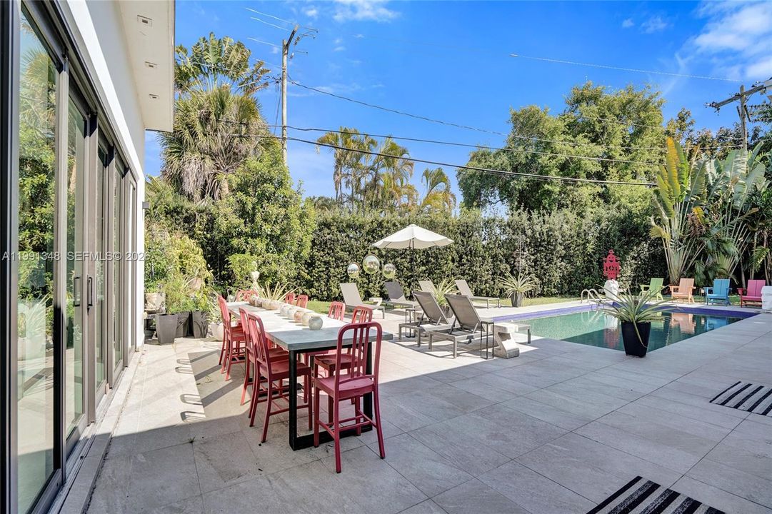 En Venta: $3,295,000 (5 camas, 5 baños, 3873 Pies cuadrados)