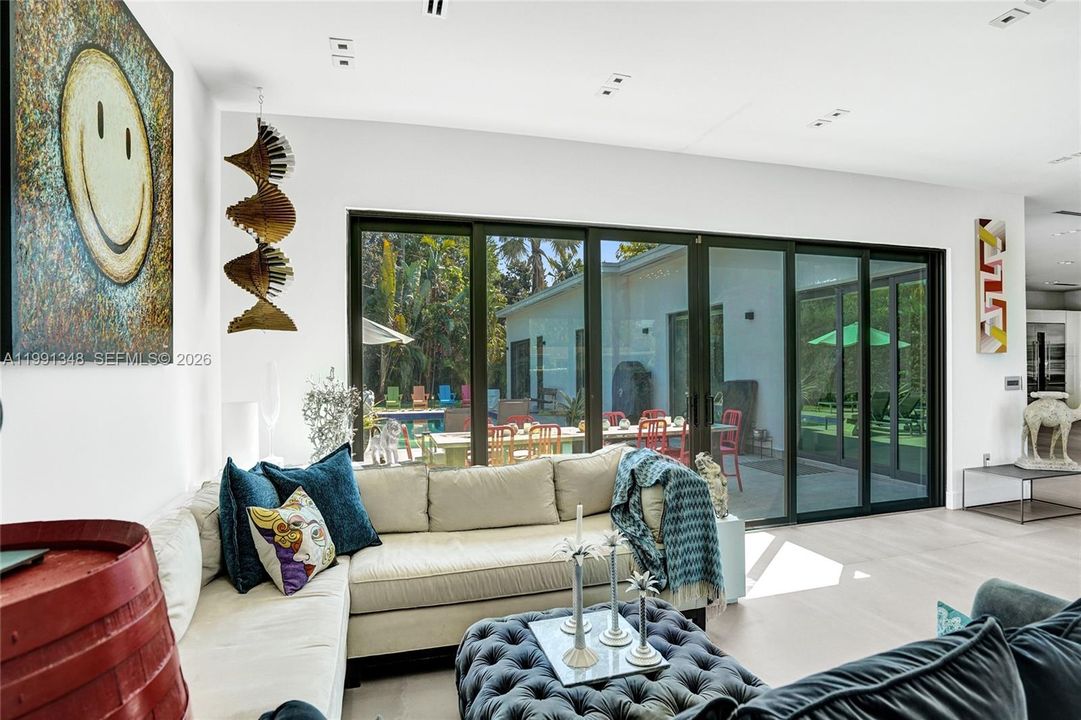 En Venta: $3,295,000 (5 camas, 5 baños, 3873 Pies cuadrados)