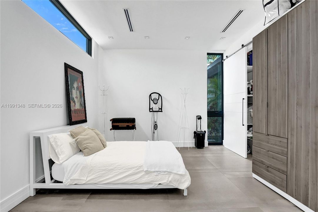 En Venta: $3,295,000 (5 camas, 5 baños, 3873 Pies cuadrados)