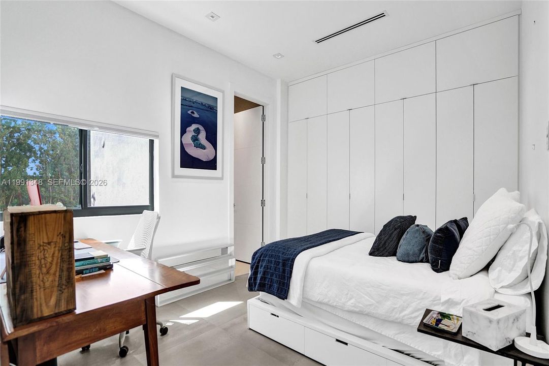 En Venta: $3,295,000 (5 camas, 5 baños, 3873 Pies cuadrados)