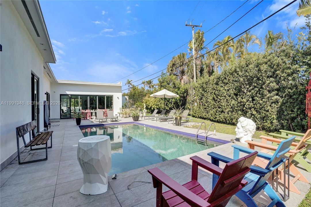 En Venta: $3,295,000 (5 camas, 5 baños, 3873 Pies cuadrados)