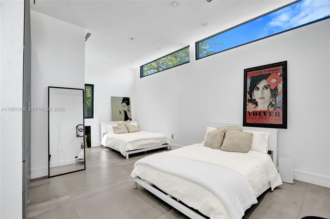 En Venta: $3,295,000 (5 camas, 5 baños, 3873 Pies cuadrados)