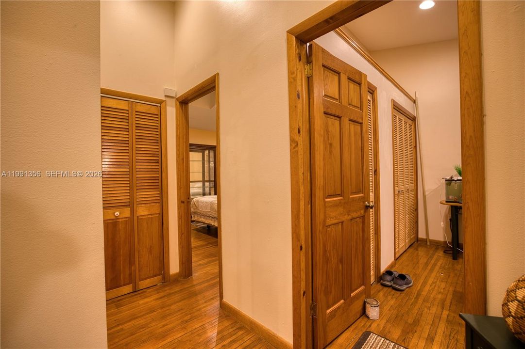 Vendido Recientemente: $790,000 (2 camas, 1 baños, 928 Pies cuadrados)
