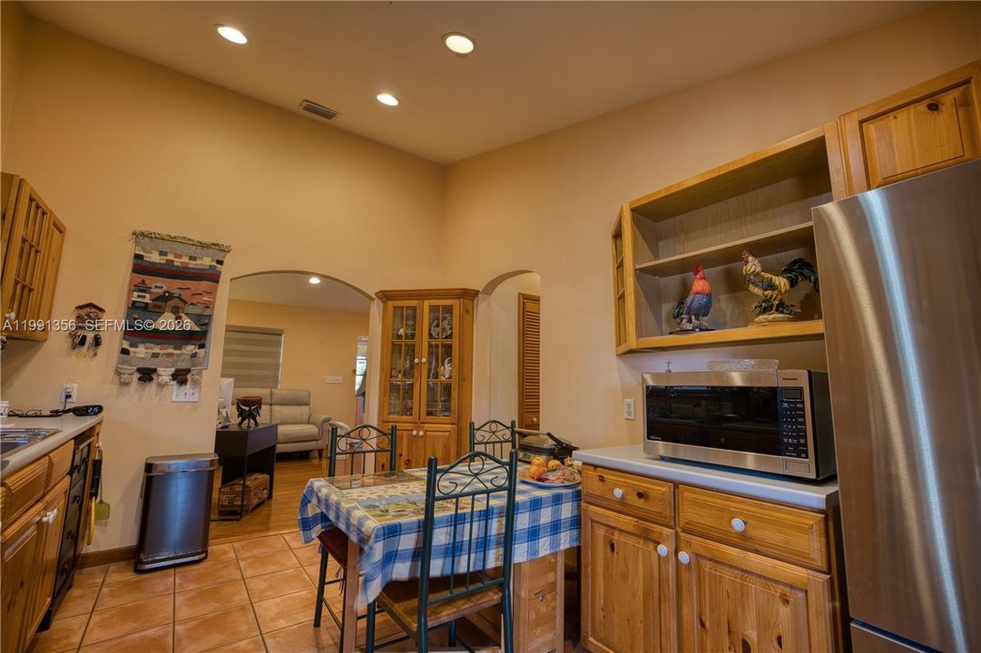 Vendido Recientemente: $790,000 (2 camas, 1 baños, 928 Pies cuadrados)