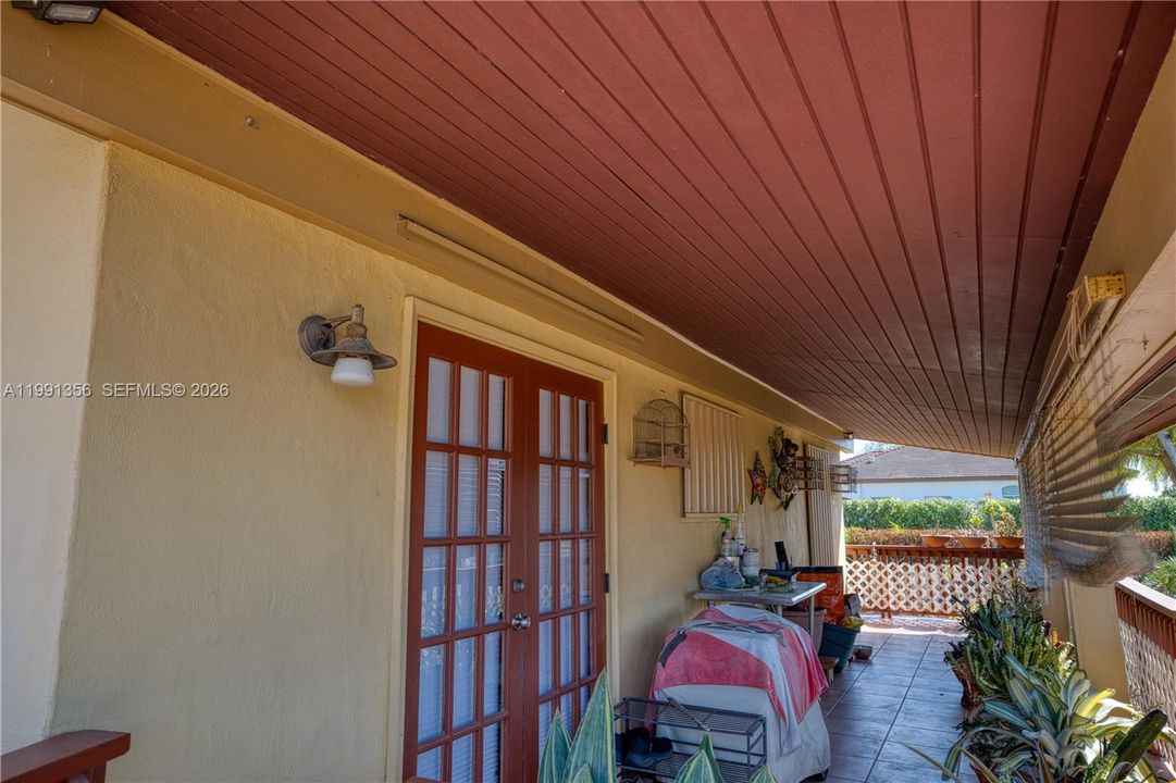 Vendido Recientemente: $790,000 (2 camas, 1 baños, 928 Pies cuadrados)