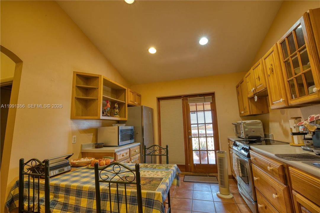 Vendido Recientemente: $790,000 (2 camas, 1 baños, 928 Pies cuadrados)