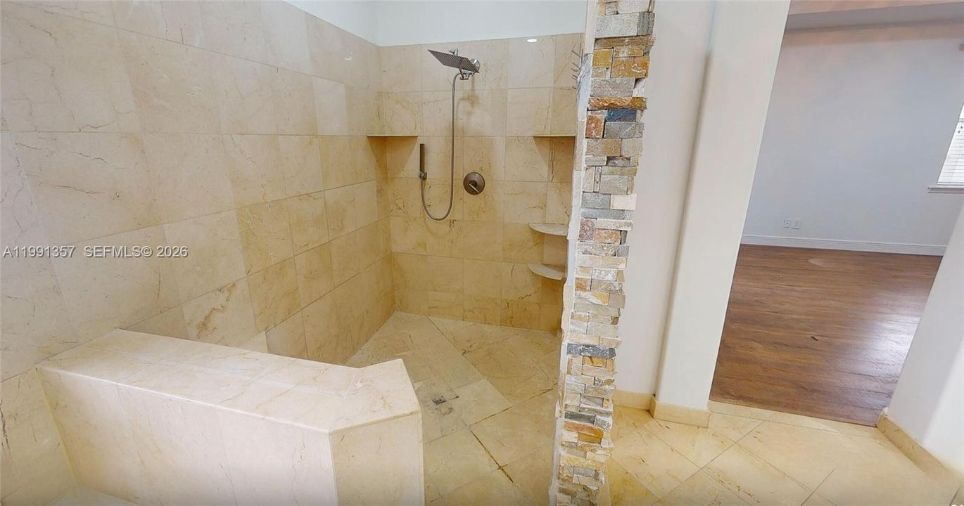 En Venta: $1,550,000 (3 camas, 2 baños, 2859 Pies cuadrados)