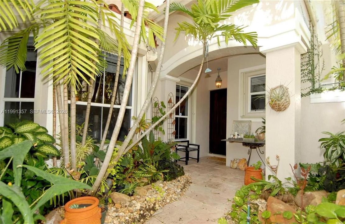 En Venta: $1,550,000 (3 camas, 2 baños, 2859 Pies cuadrados)