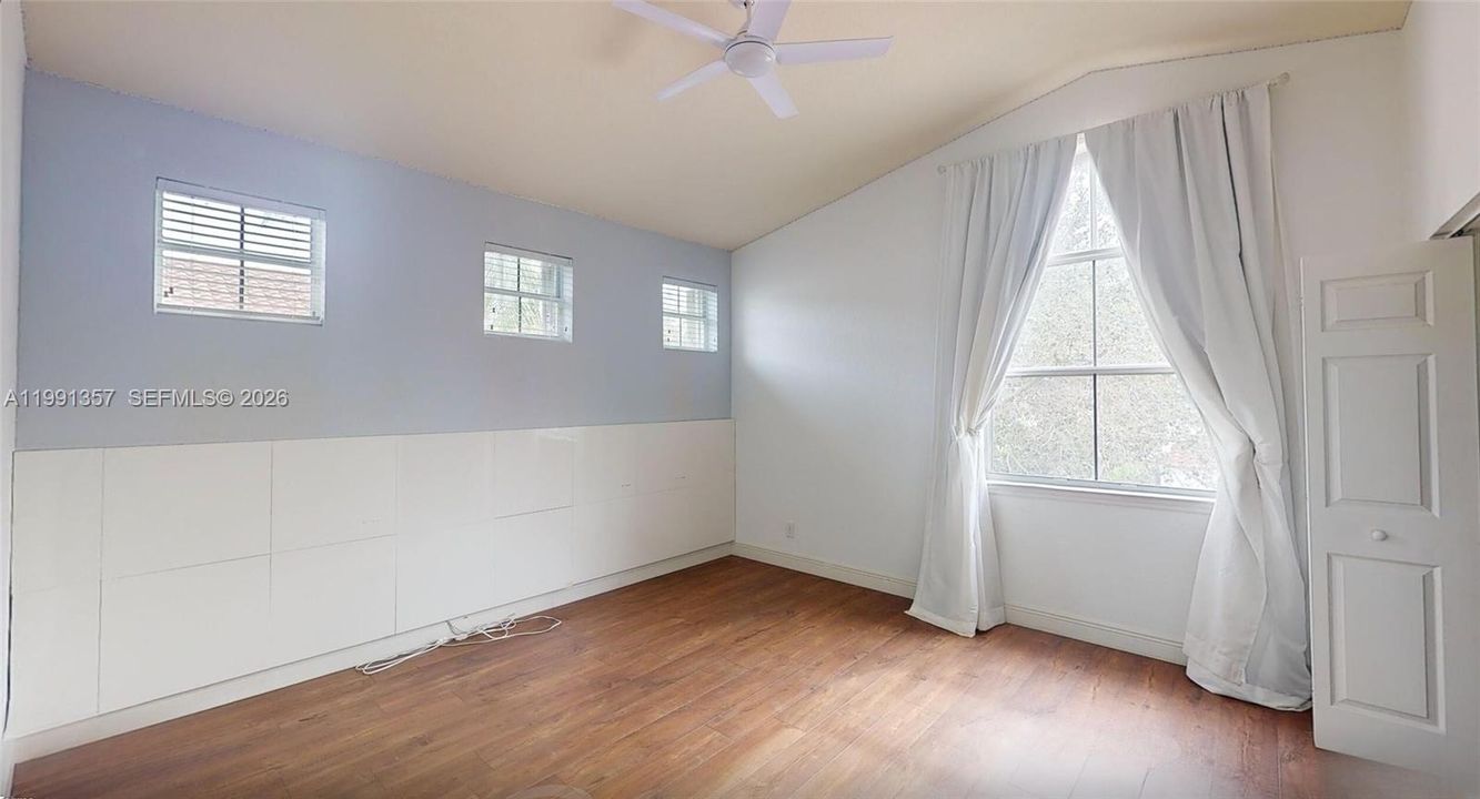 En Venta: $1,550,000 (3 camas, 2 baños, 2859 Pies cuadrados)
