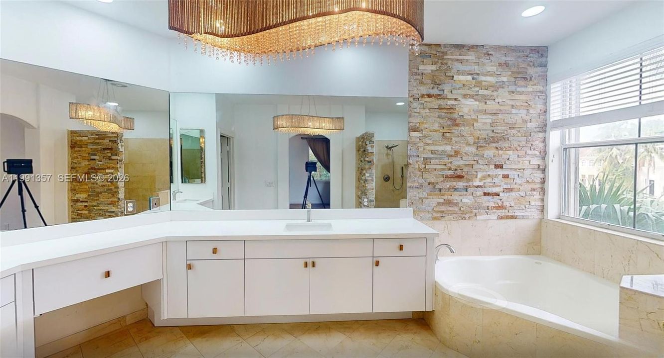 En Venta: $1,550,000 (3 camas, 2 baños, 2859 Pies cuadrados)