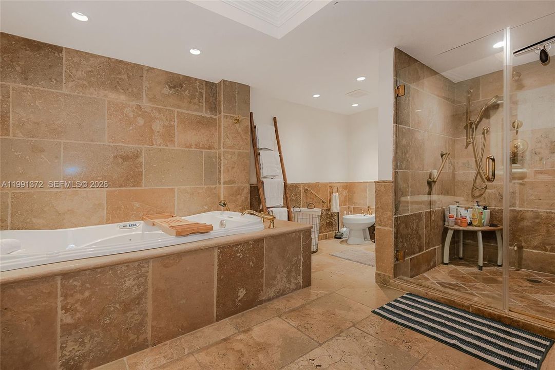 For Sale: $1,599,000 (2 beds, 2 baths, 1670 Square Feet)