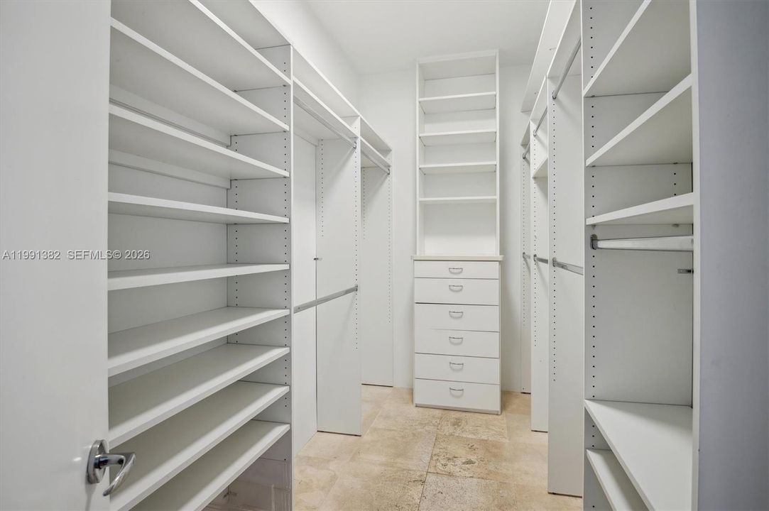 En Renta: $12,100 (2 camas, 2 baños, 2060 Pies cuadrados)