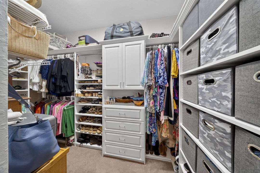 Ladies Closet