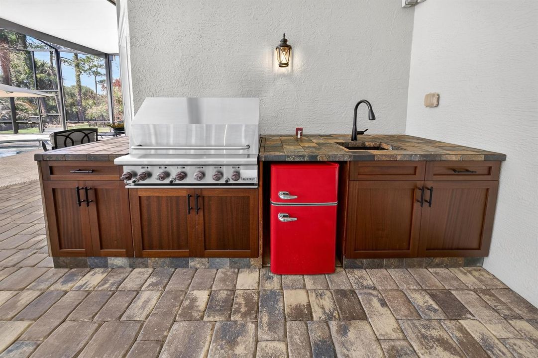 Outdoor Kitchen