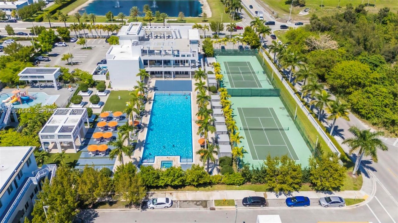 Под контрактом: $475,000 (3 спален, 2 ванн, 1315 Квадратных фут)