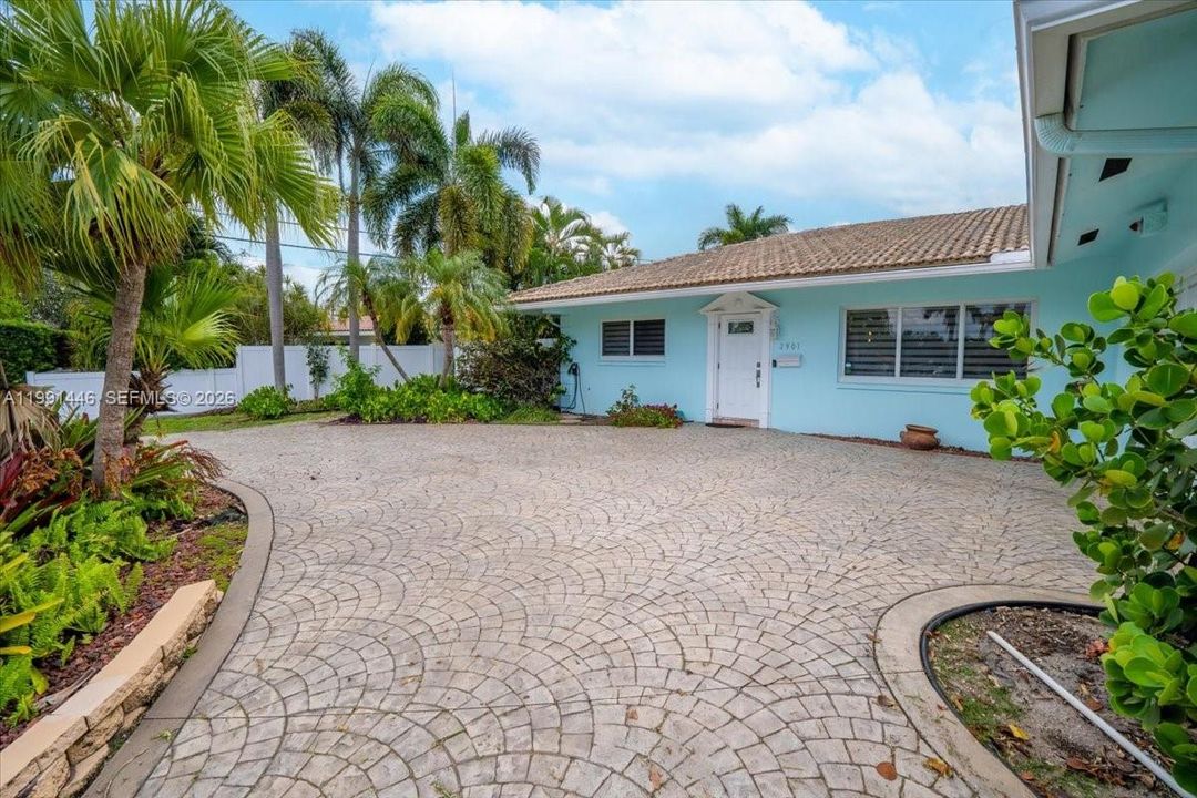 En Venta: $790,000 (3 camas, 2 baños, 2010 Pies cuadrados)