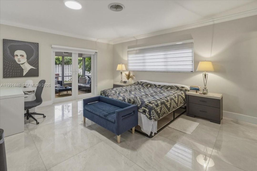 En Venta: $790,000 (3 camas, 2 baños, 2010 Pies cuadrados)