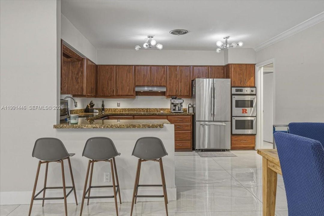 En Venta: $790,000 (3 camas, 2 baños, 2010 Pies cuadrados)