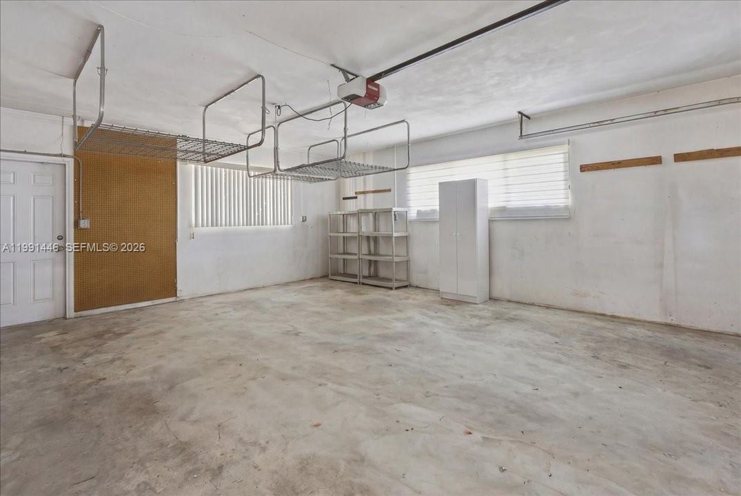 En Venta: $790,000 (3 camas, 2 baños, 2010 Pies cuadrados)