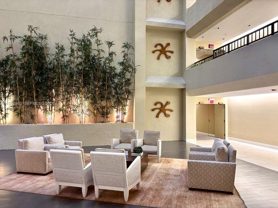 Active With Contract: $3,795 (1 beds, 2 baths, 1009 Square Feet)