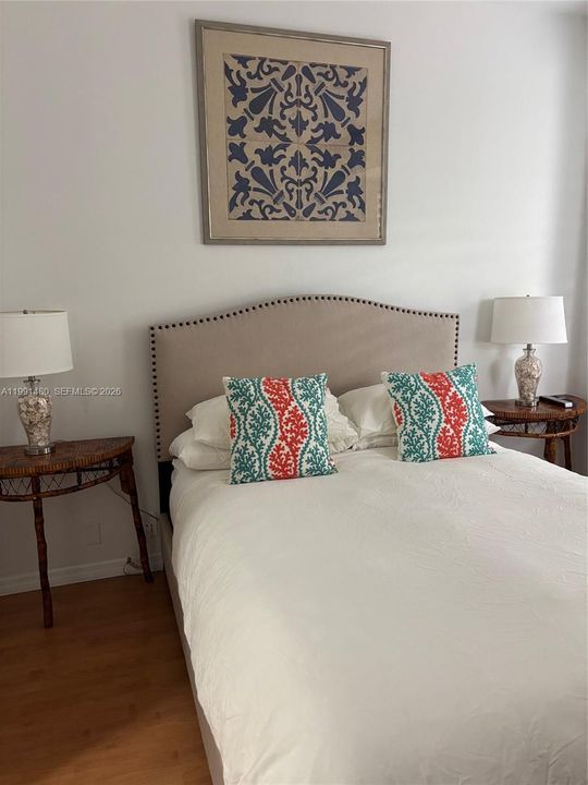 Active With Contract: $3,795 (1 beds, 2 baths, 1009 Square Feet)