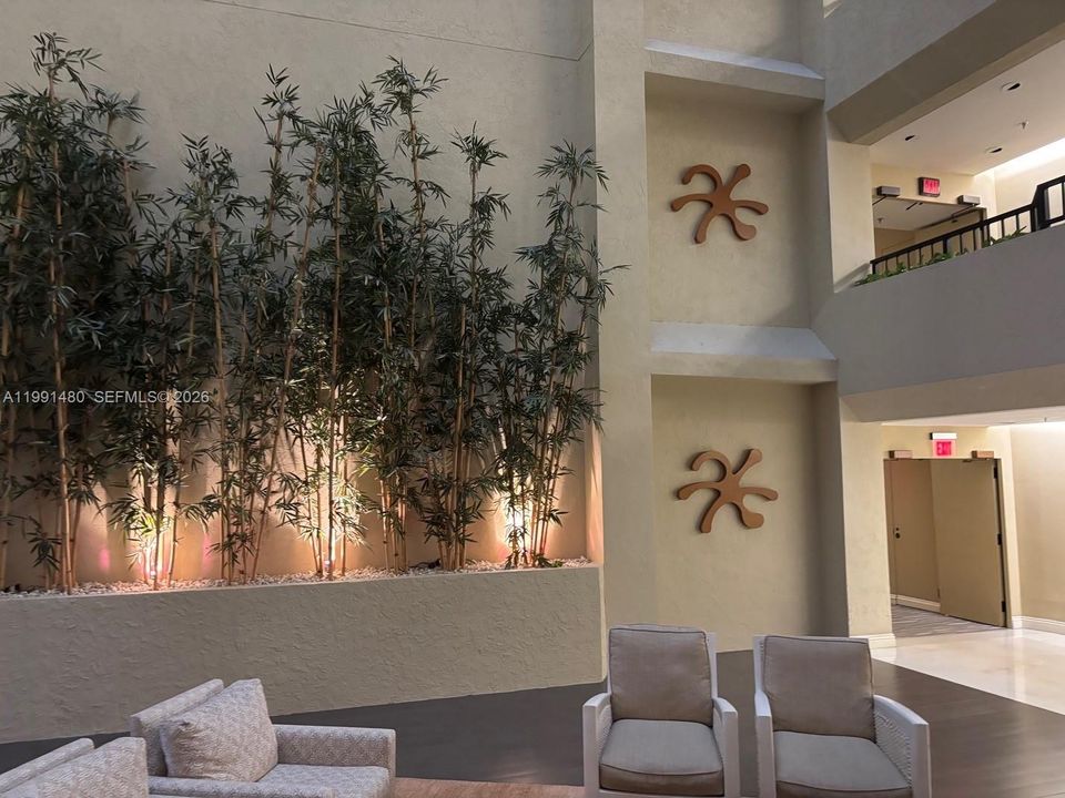 Active With Contract: $3,795 (1 beds, 2 baths, 1009 Square Feet)
