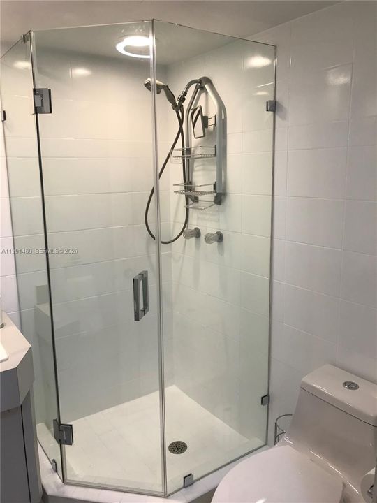 Active With Contract: $3,795 (1 beds, 2 baths, 1009 Square Feet)