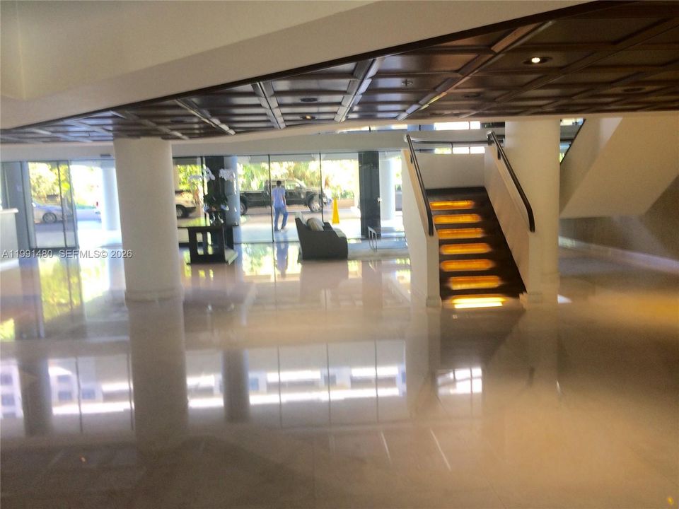 Active With Contract: $3,795 (1 beds, 2 baths, 1009 Square Feet)