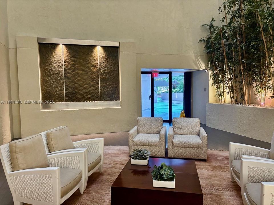 Active With Contract: $3,795 (1 beds, 2 baths, 1009 Square Feet)