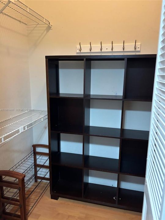 Active With Contract: $3,795 (1 beds, 2 baths, 1009 Square Feet)