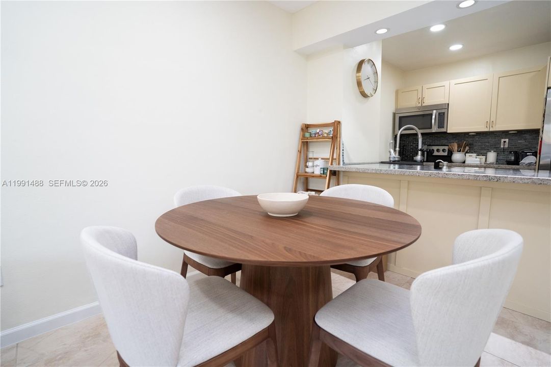 Activo con contrato: $265,000 (1 camas, 1 baños, 665 Pies cuadrados)