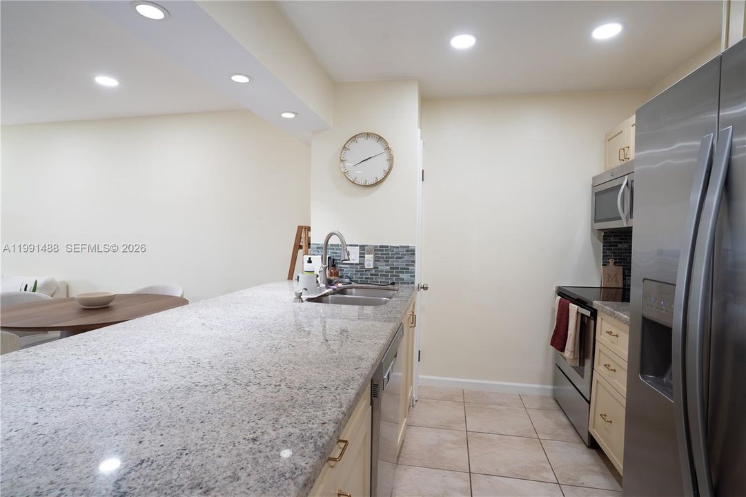 Activo con contrato: $265,000 (1 camas, 1 baños, 665 Pies cuadrados)