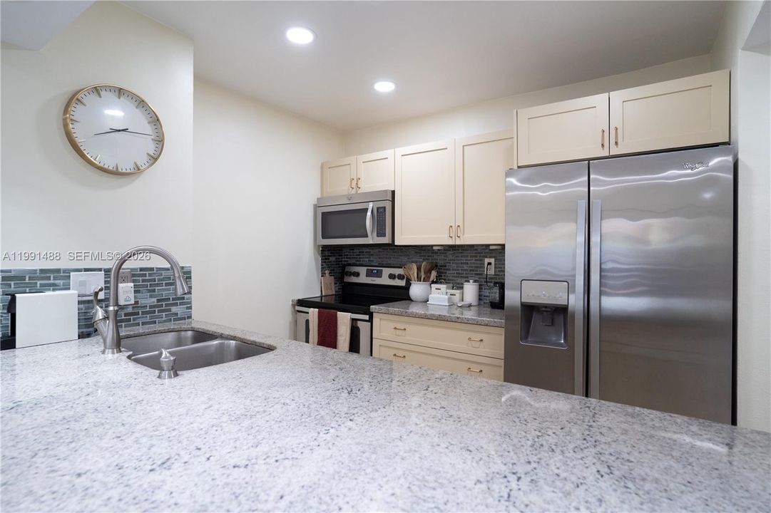Activo con contrato: $265,000 (1 camas, 1 baños, 665 Pies cuadrados)