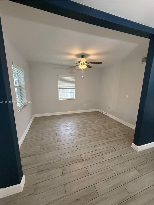 Active With Contract: $3,500 (3 beds, 2 baths, 1568 Square Feet)