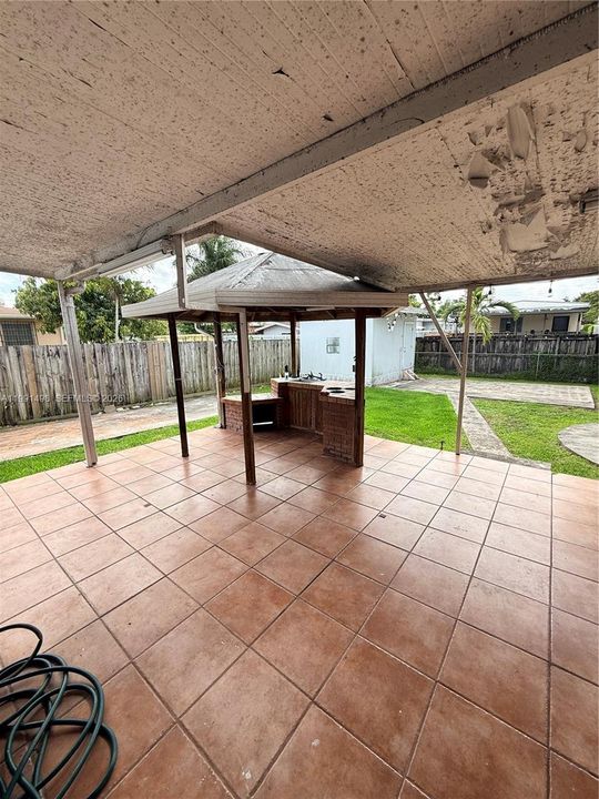Active With Contract: $3,500 (3 beds, 2 baths, 1568 Square Feet)