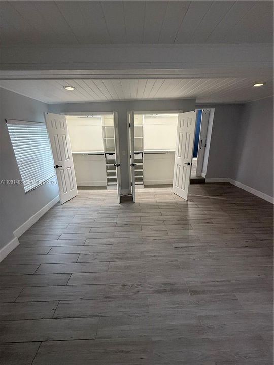Active With Contract: $3,500 (3 beds, 2 baths, 1568 Square Feet)