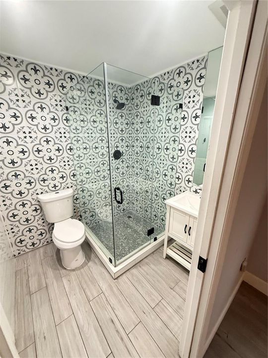 Active With Contract: $3,500 (3 beds, 2 baths, 1568 Square Feet)
