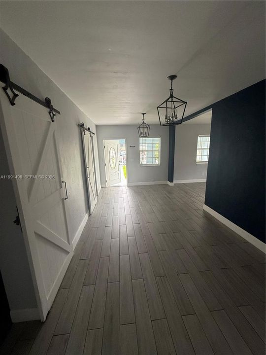 Active With Contract: $3,500 (3 beds, 2 baths, 1568 Square Feet)