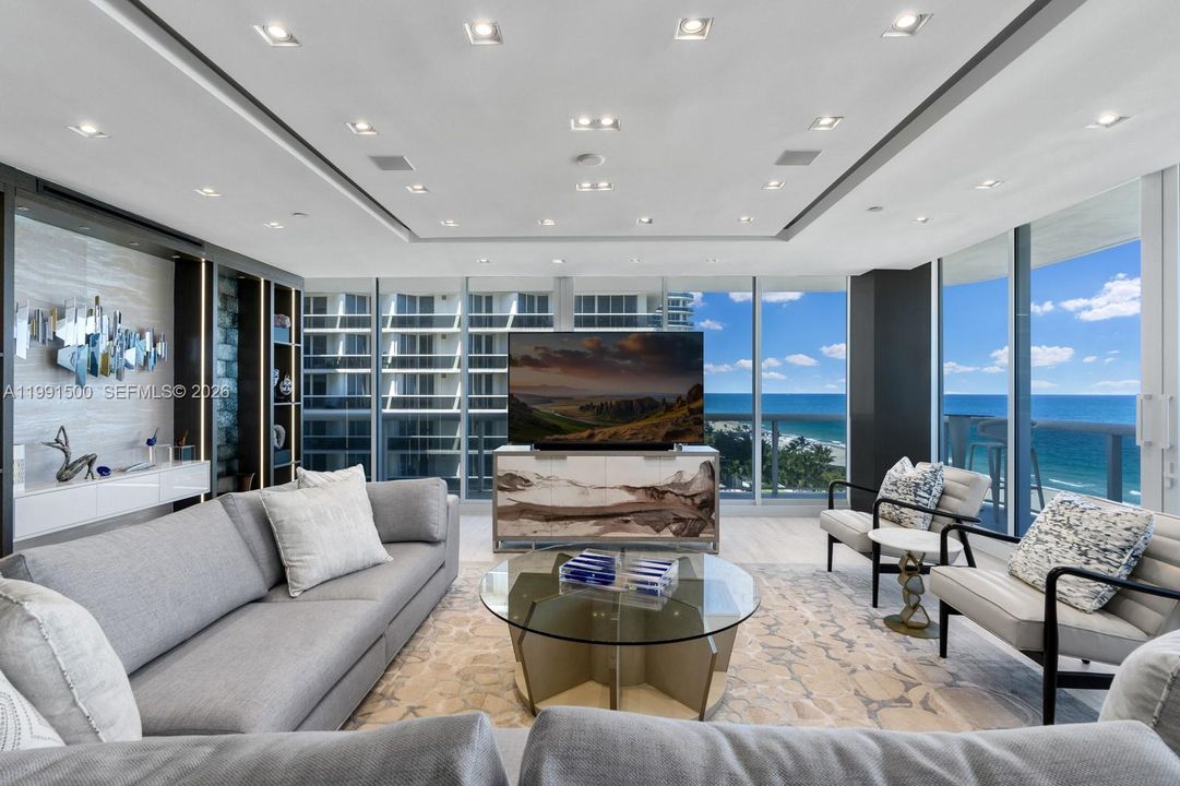 En Venta: $4,500,000 (3 camas, 3 baños, 2750 Pies cuadrados)