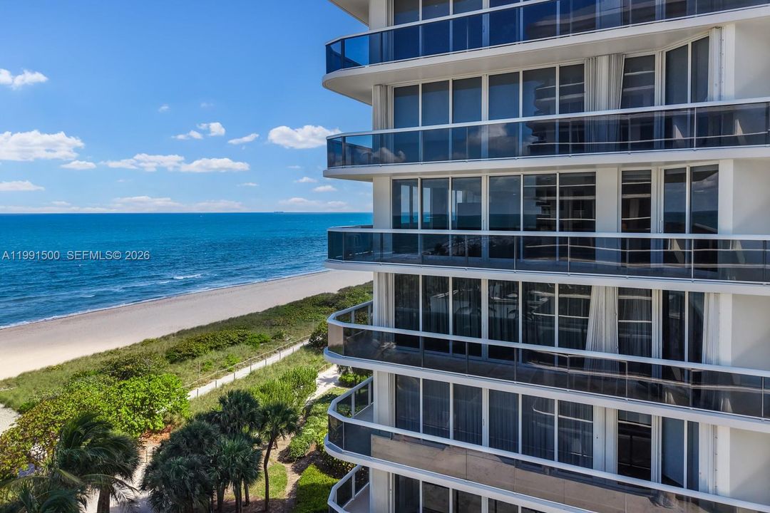 En Venta: $4,500,000 (3 camas, 3 baños, 2750 Pies cuadrados)