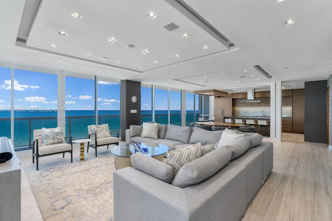 En Venta: $4,500,000 (3 camas, 3 baños, 2750 Pies cuadrados)